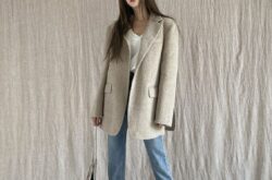 Phối quần ống rộng với khoác blazer